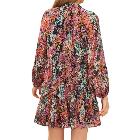 🥰🥰Vince Camuto V-Neck Floral Dress🥰🥰 - Picture 2 of 10